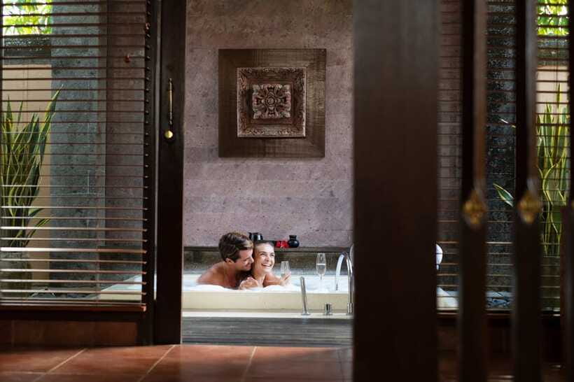 Ubud: Couple Spa Treatment with Bath Ritual & Sparkling Wine - Who will enjoy this most?