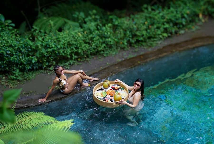 Ubud: Floating Breakfast, Jungle Swing & Spa Romantic Tour - A floating breakfast with a practical catch