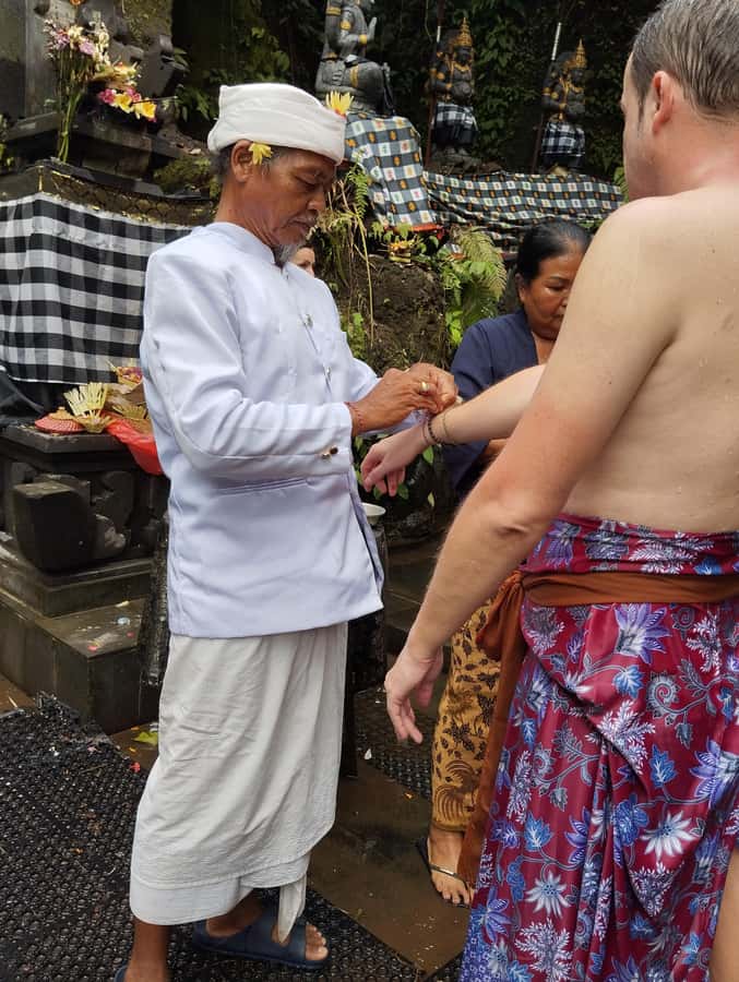 Ubud: Healing & Purification with Shaman at Hidden Temple - Arriving at Petirtan Ki Pasung Grigis