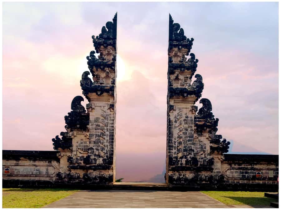 Ubud: Heaven Gate Lempuyang, Water Palace & Waterfall Tour - What this Bali day tour is really about