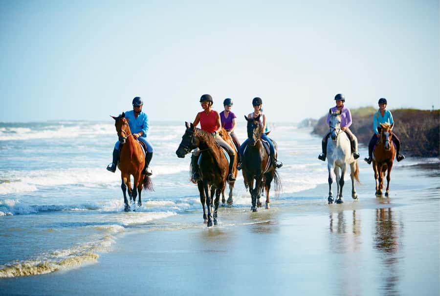 Ubud: Horse Riding, Zip-Line Tour & Waterfall Tour - What to bring and wear