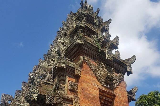 Ubud Kintamani Tour - Ubud Monkey Forest ends the day among macaques