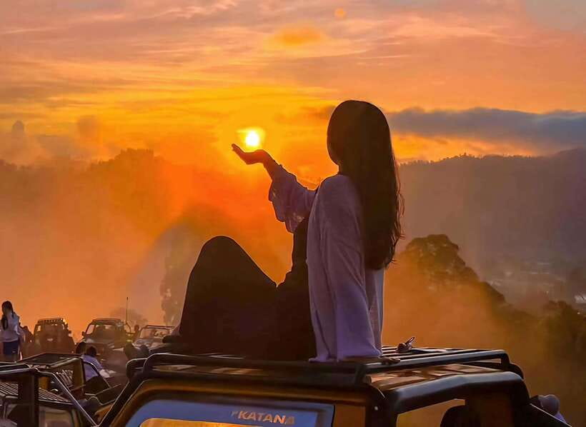 Ubud: Mount Batur Jeep Sunrise, Hot Spring in one day - Exploring Mount Batur’s volcanic ground