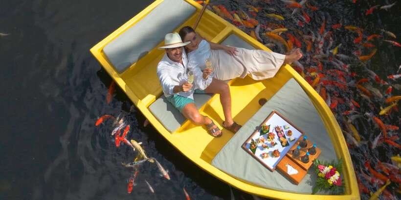 Ubud: Private Romantic Photo Cruise with Food and Drinks - What the one-hour schedule means