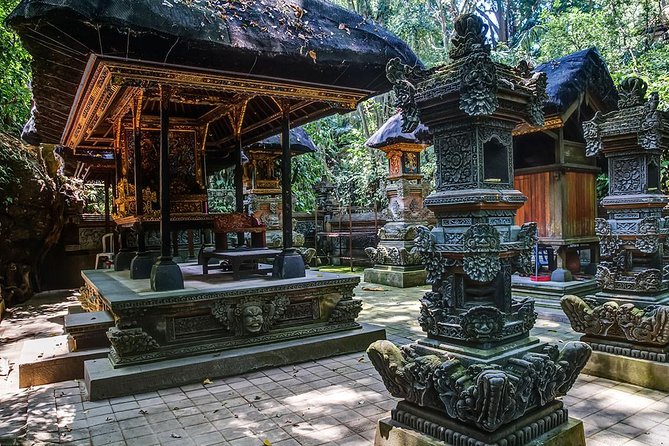 Ubud Sacred Monkey Forest & Art Village Tour - Mas Village and the work of wood carving