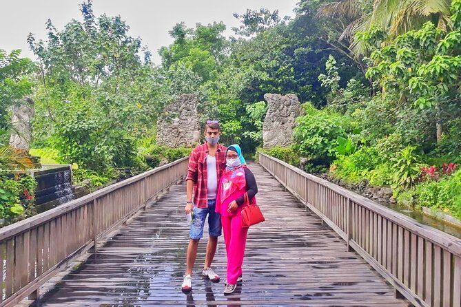 Ubud Small Group Tour: Monkey Forest, Tegalalang Rice Terraces and more - Tirta Empul: The Cultural Centerpiece