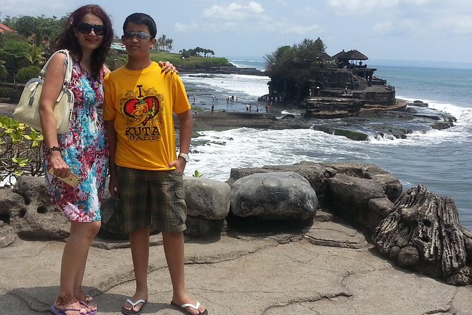 Ubud Tegalalang Rice Teracce & Tanah Lot Tour - Batik and woodcarving: short introductions to Bali’s craft trade