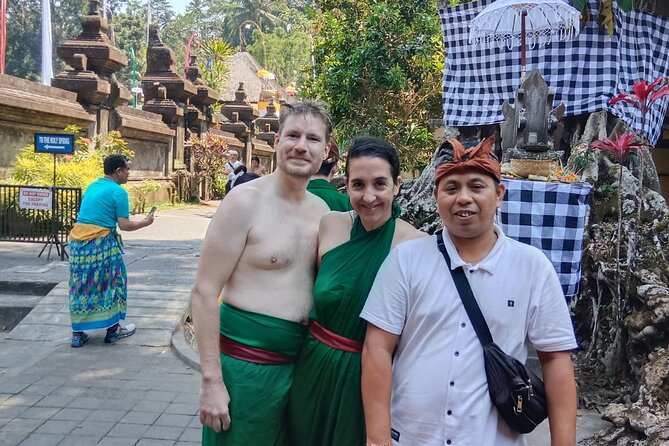 Ubud Tirta Empul Temple Swing And Waterfall Private Guided Tour - Happy Swing Bali and the photo stop
