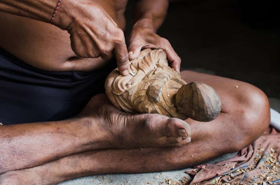 Ubud: Wood Carving Class with Balinese Artisans - Why a handmade souvenir beats another market purchase