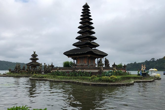 Ulun Danu Bratan Temple with Tanah Lot Sunset - Ulun Danu Bratan beside Lake Bratan