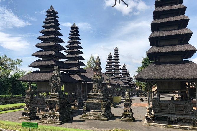 Ulun Danu Bratan Temple with Tanah Lot Sunset - Tanah Lot at the end of the road