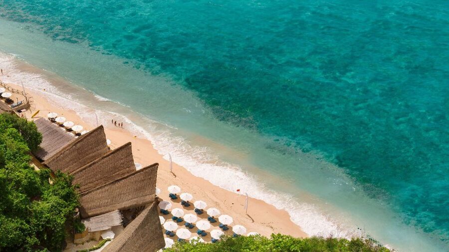 Uluwatu: Beach Club and Cliffside Private Bar Hopping Tour - Timing, traffic, and the private-guide advantage