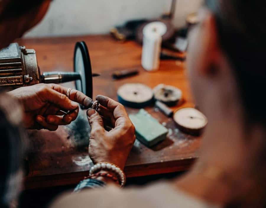 Uluwatu : Make Your Own Silver Jewelry Class - Sanding, Polishing, and the Moment It Looks Like Jewelry