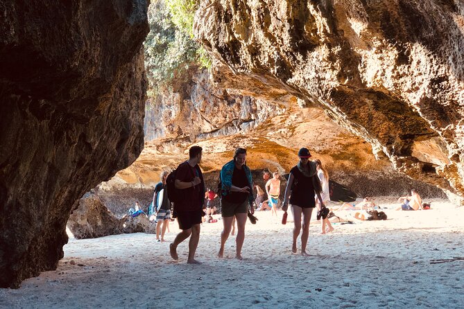 Uluwatu Sunset, Kecak Dance and Jimbaran Seafood Dinner - Jimbaran Bay: finish with seafood by the water