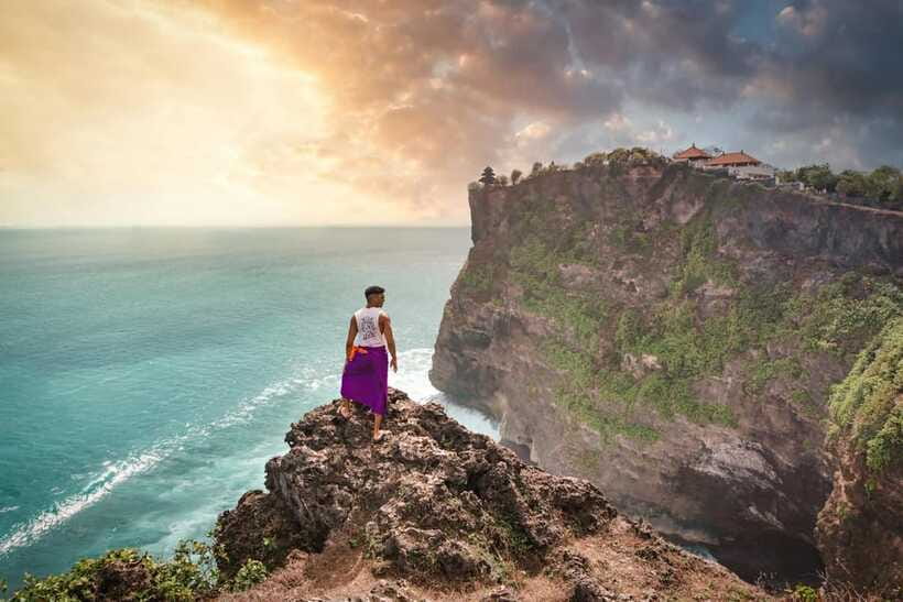 Uluwatu Sunset Temple - Kecak Dance Show & Seafood Dinner - Practical details that make the evening easier