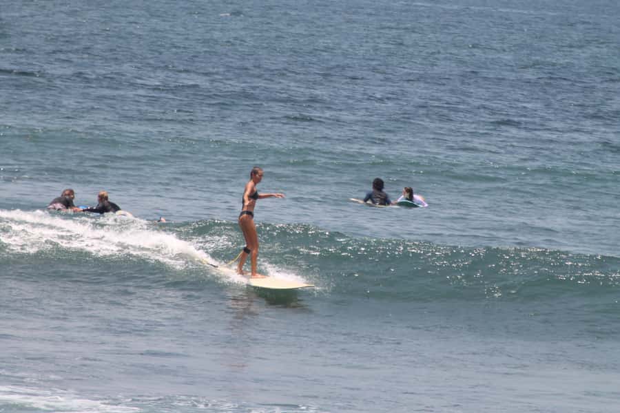 Uluwatu: Surf Lessons Beginner - The first lesson on the sand