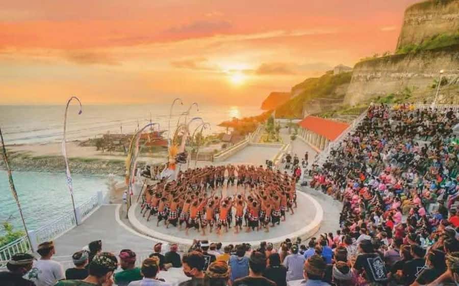 Uluwatu: Temple Sunset, Kecak Dance & Jimbaran Dinner - Key points to know before booking