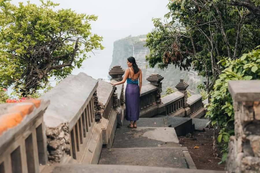 Uluwatu: Temple Sunset, Kecak Dance & Jimbaran Dinner - Who will get the most from this tour