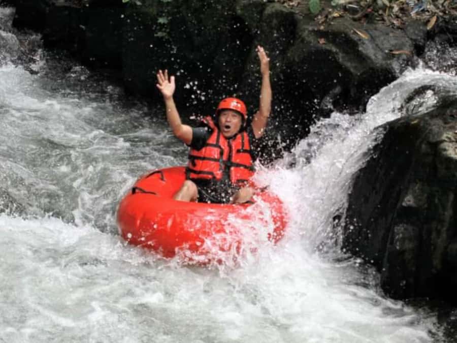 Unwind & Float: Discover Bali Hidden Gems on a River Tubing - Campuhan’s walk and safety briefing